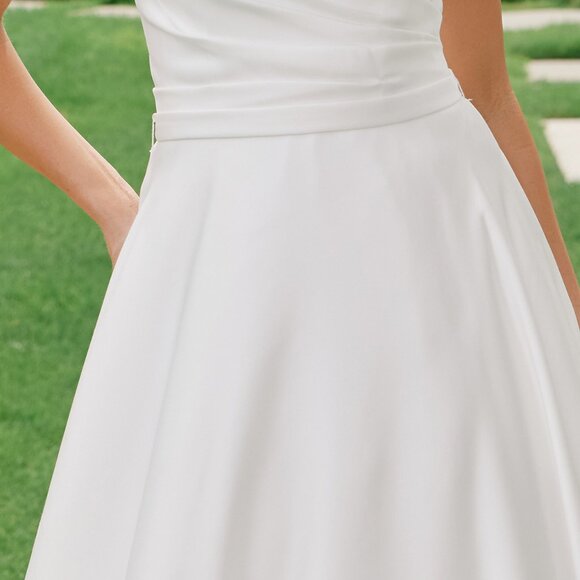 New Off White Wedding Satin Ball Dress w/ V-Neckline & Flowing Train NX JE1015 - Picture 7 of 12